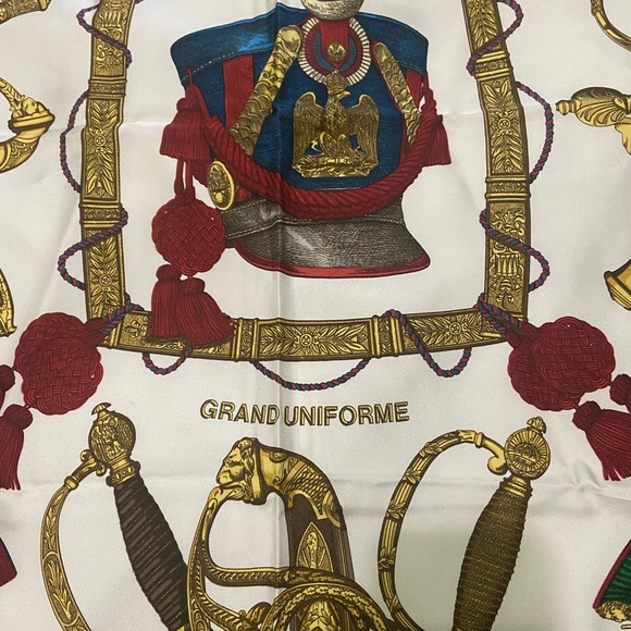 Hermes scarf new 100% silk - Picture 3 of 5